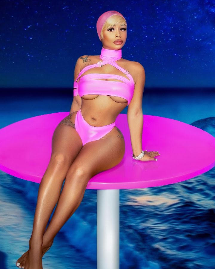 [Media] Love and Hip Hop’s Dream Doll Pays Homage to Lil Kim in Photo Shoot @realdreamdoll